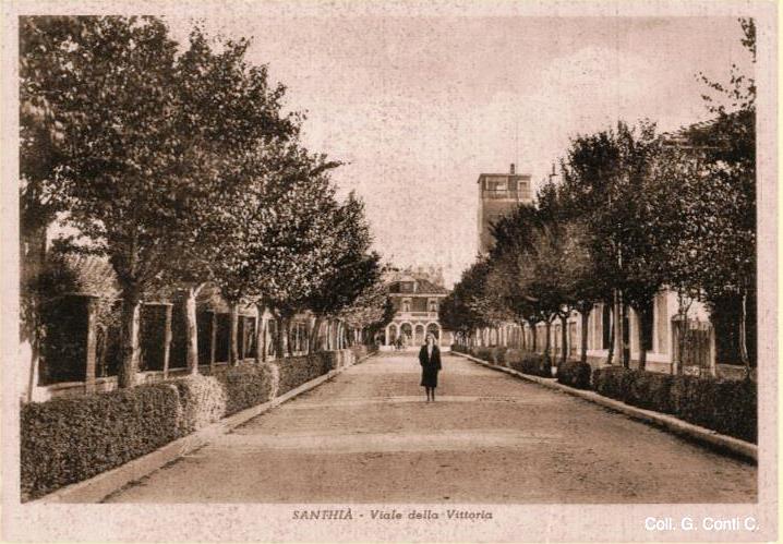 Il Viale Della Vittoria o della Stazione in una vecchia cartolina