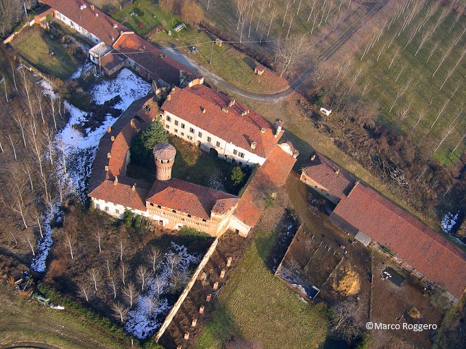 il castello di Vettignè visto dall'alto
